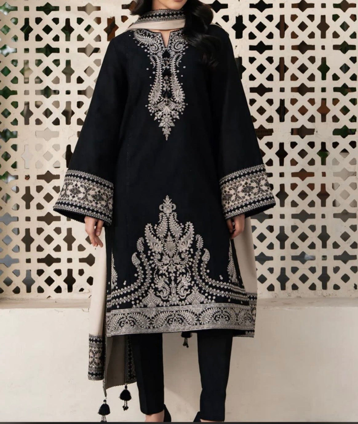 Unstitched Embroidered Dhanak 3PC | WC-049