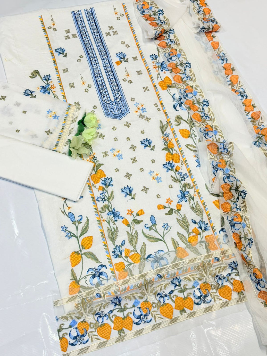 Unstitched Embroidered Lawn 3PC | SC-149