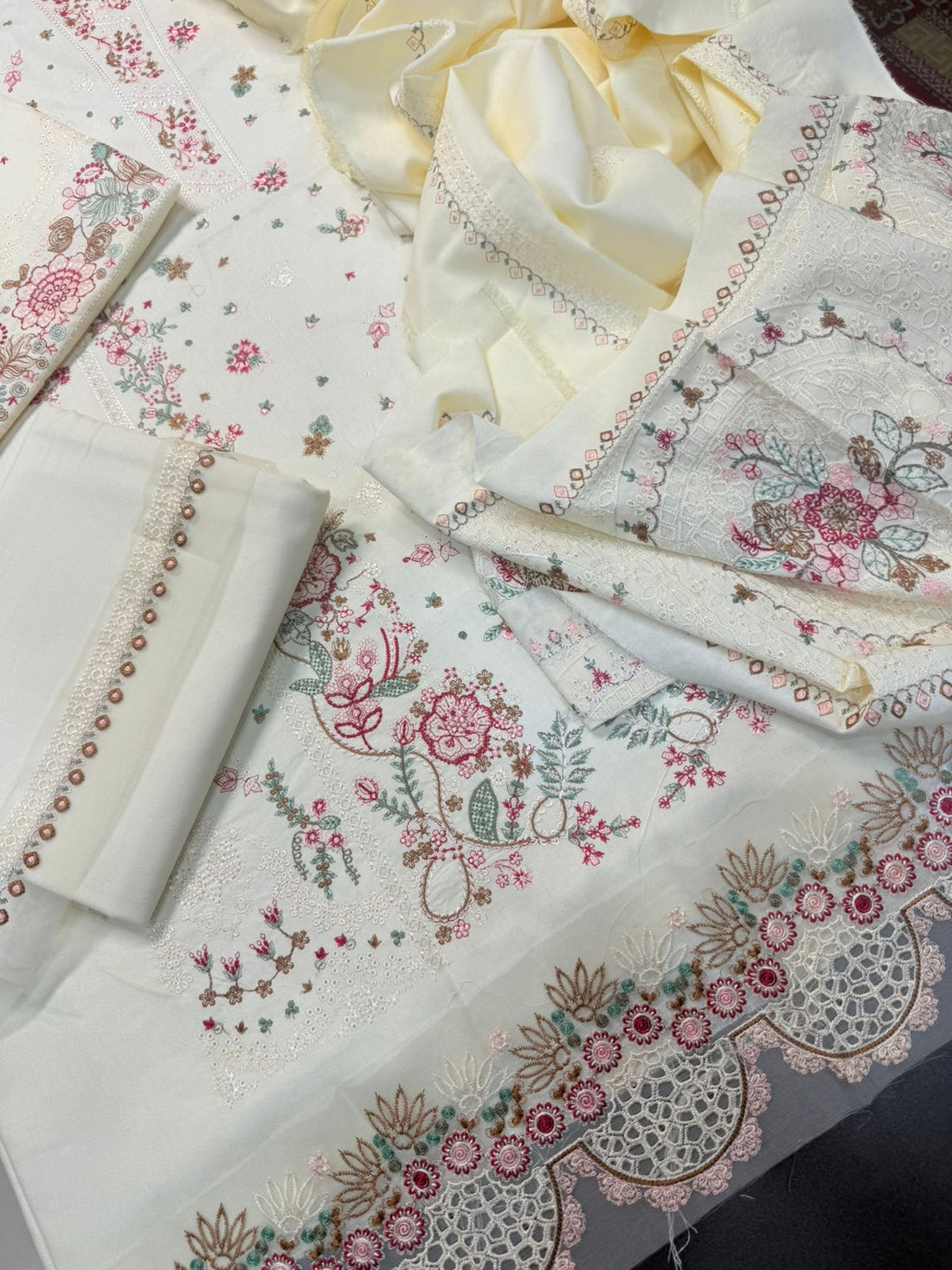 Unstitched Embroidered Dhanak 3PC | WC-064